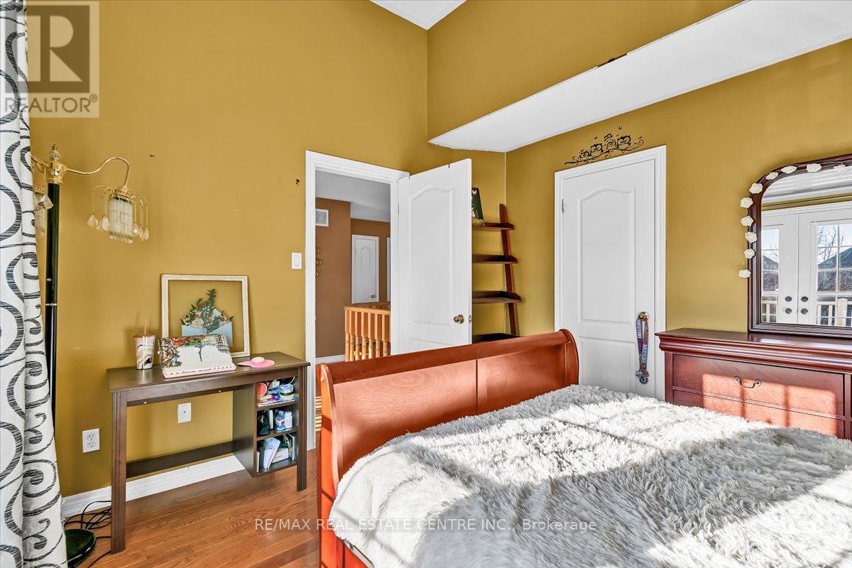 100 BRIDGENORTH CRES