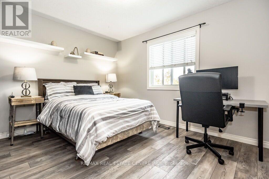 53 HOWDEN CRES