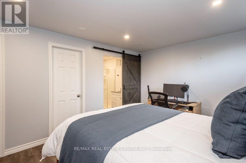 53 HOWDEN CRES