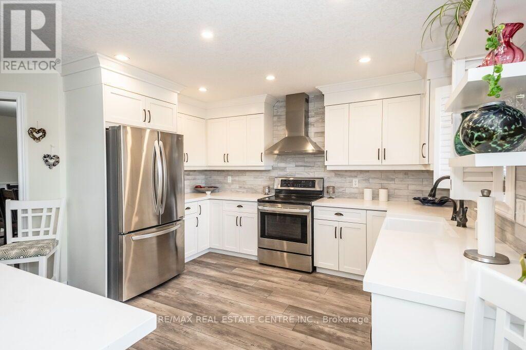 53 HOWDEN CRES