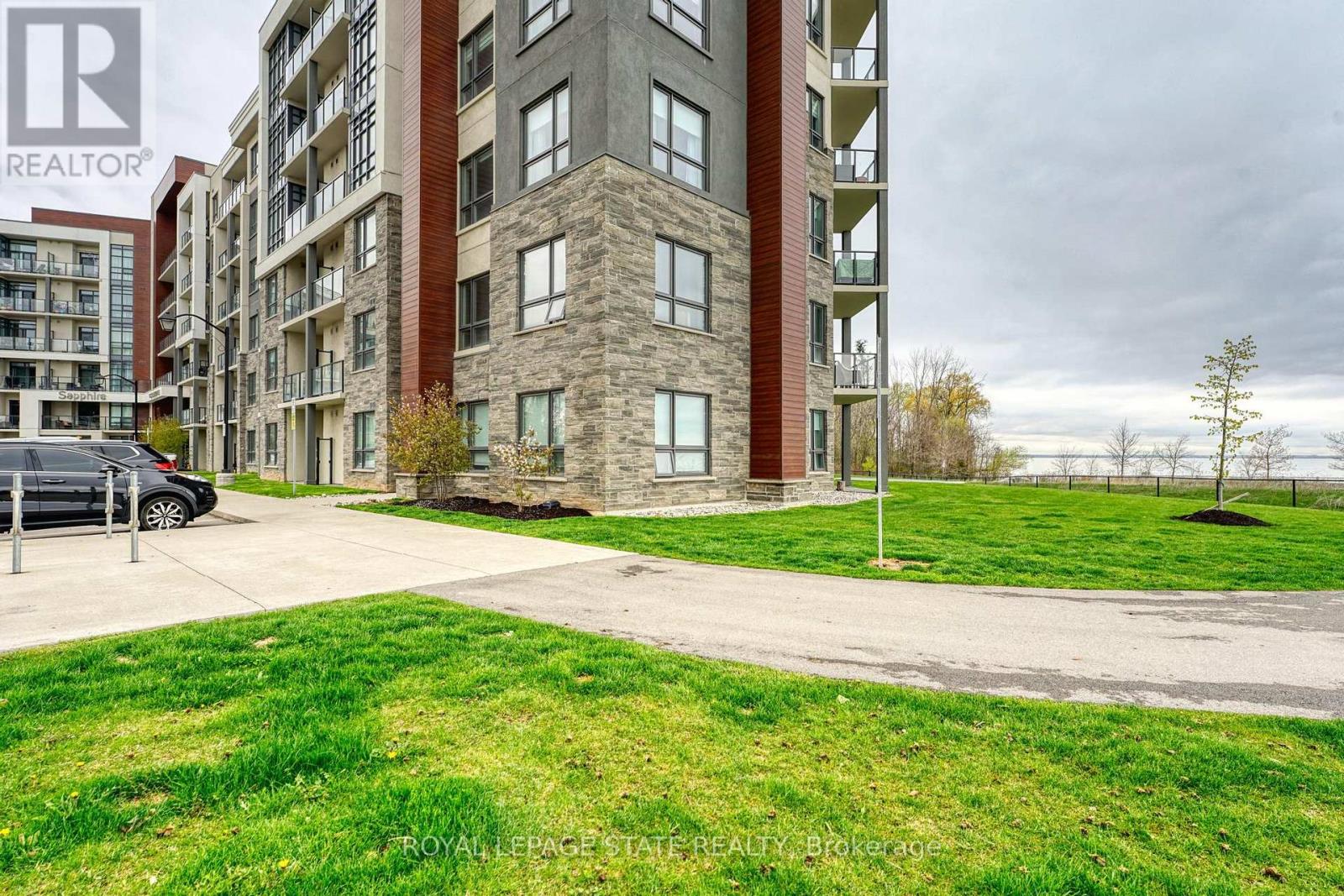 #131 -125 SHOREVIEW PL, #131