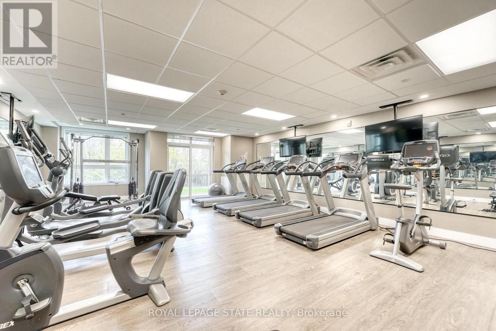 #131 -125 SHOREVIEW PL, #131