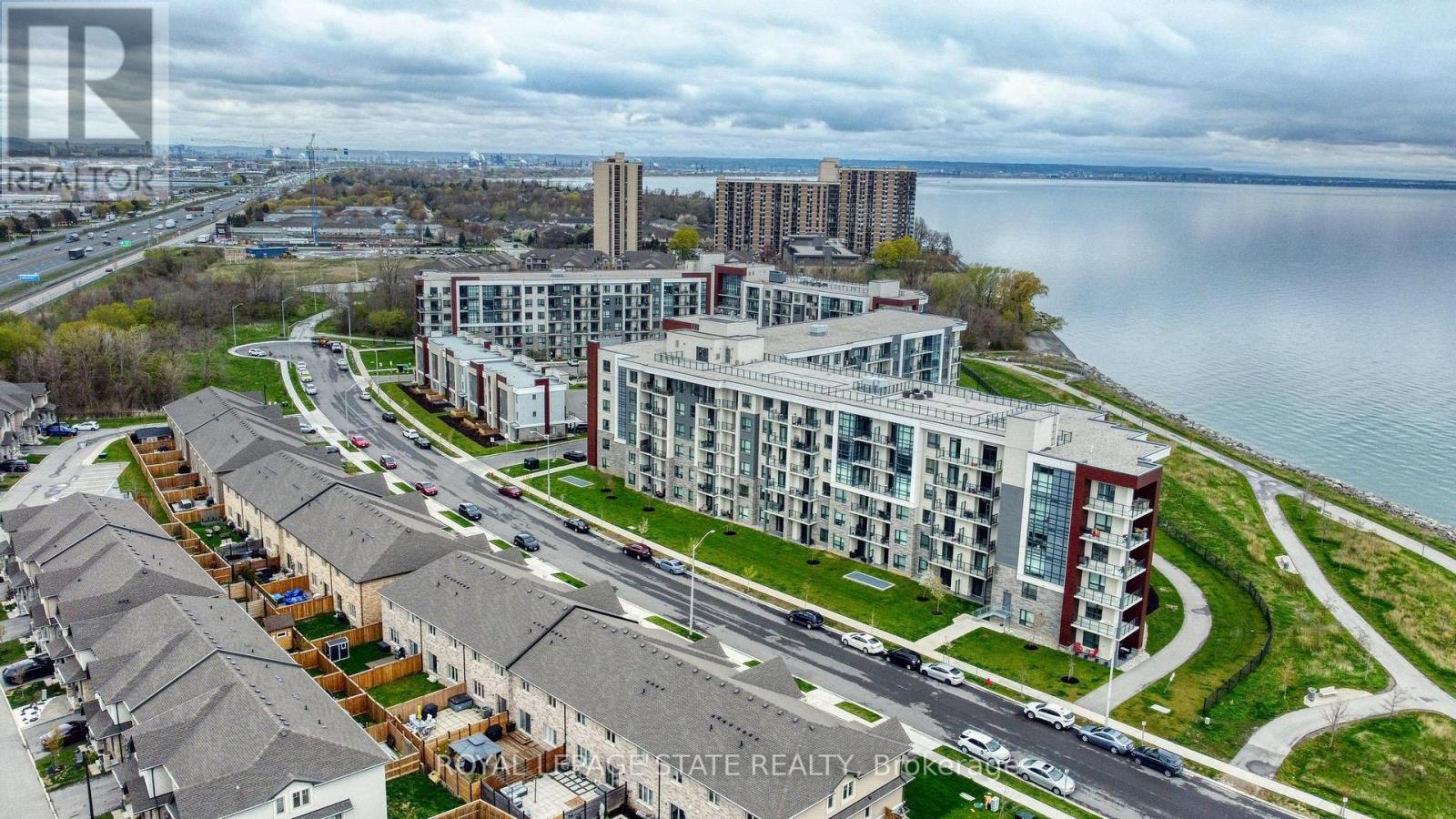 #131 -125 SHOREVIEW PL, #131