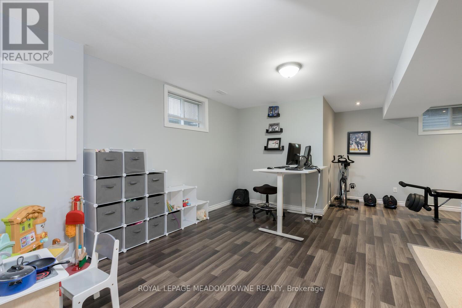 32 SCHUELLER ST