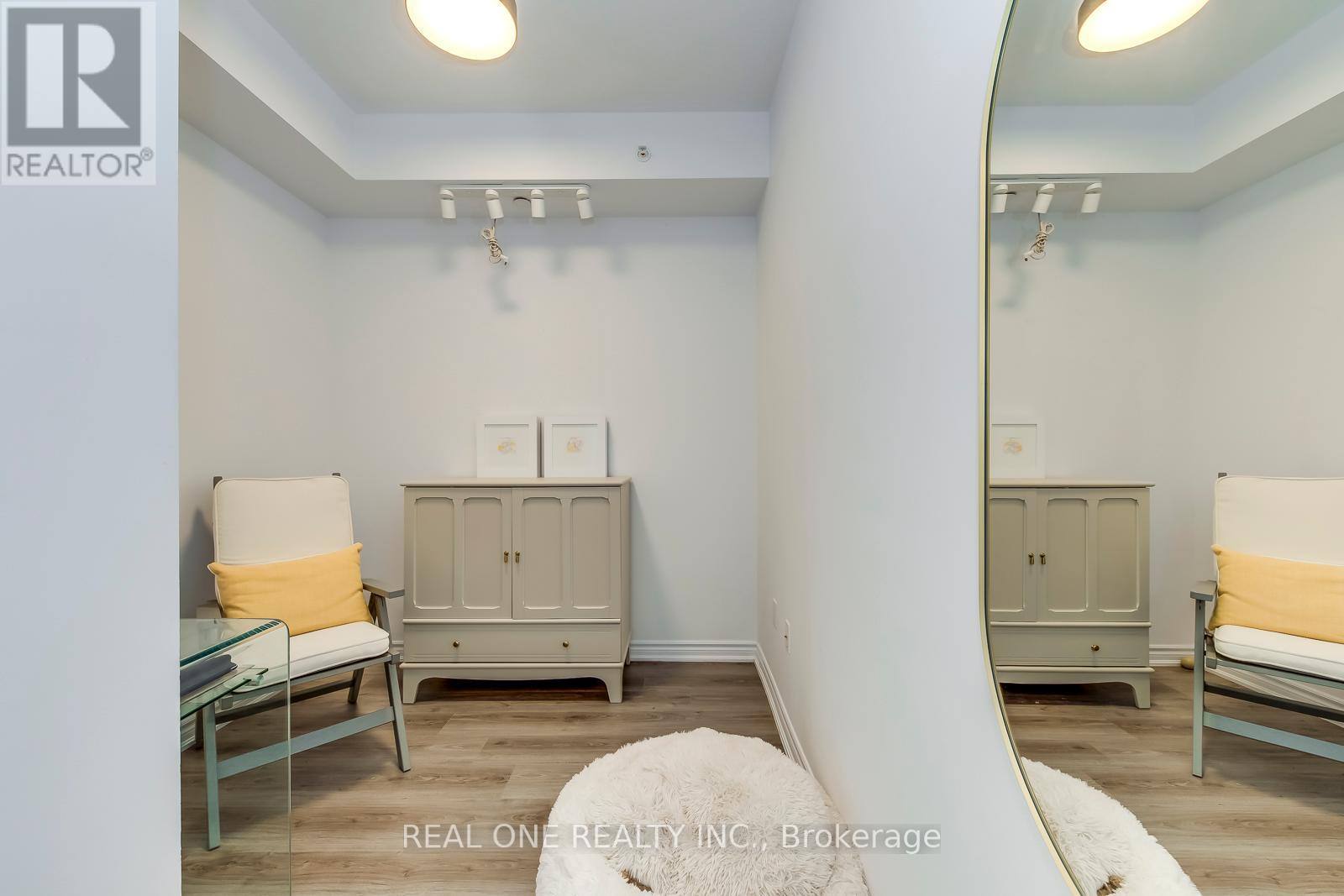 #328 -35 SOUTHSHORE CRES, #328