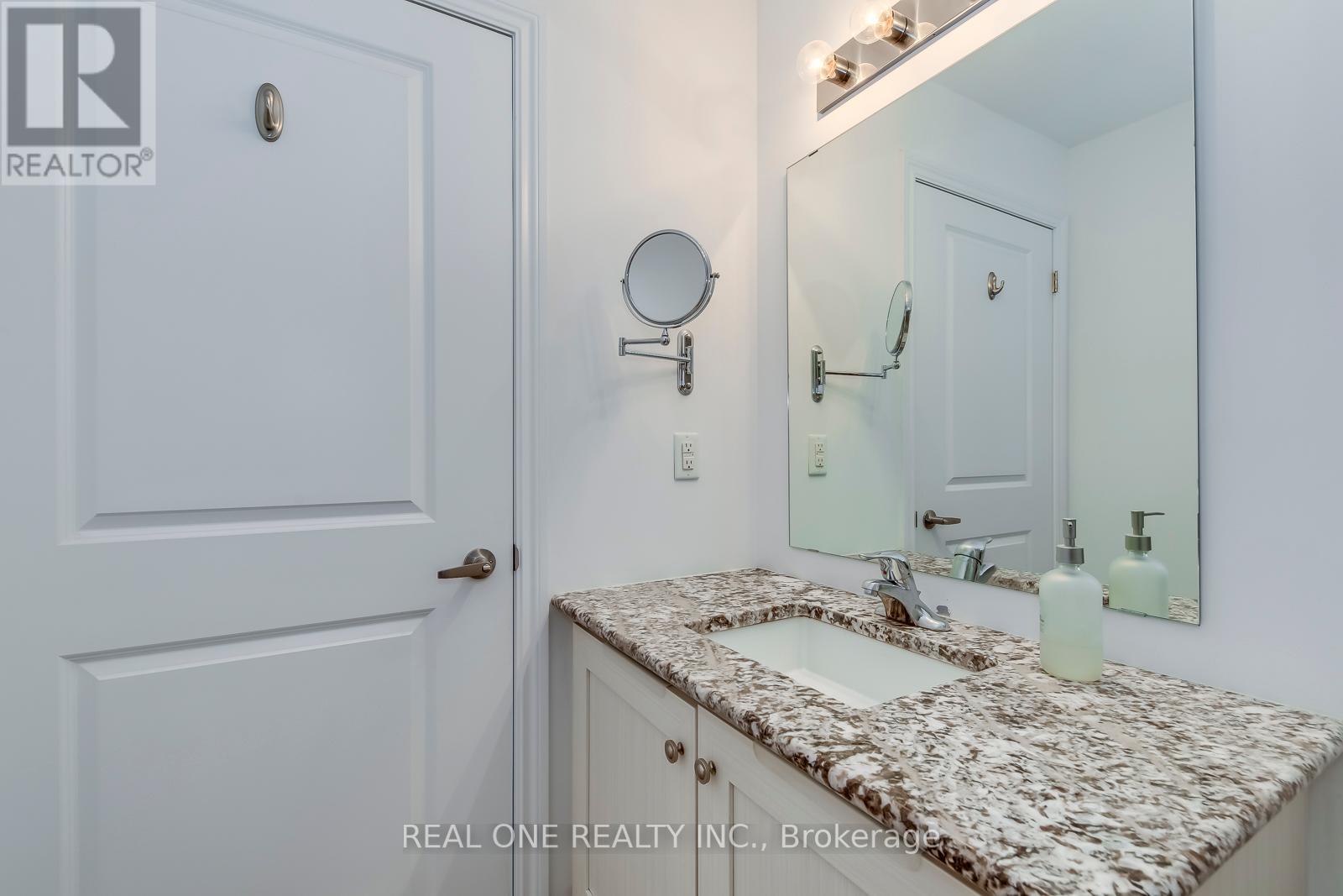 #328 -35 SOUTHSHORE CRES, #328