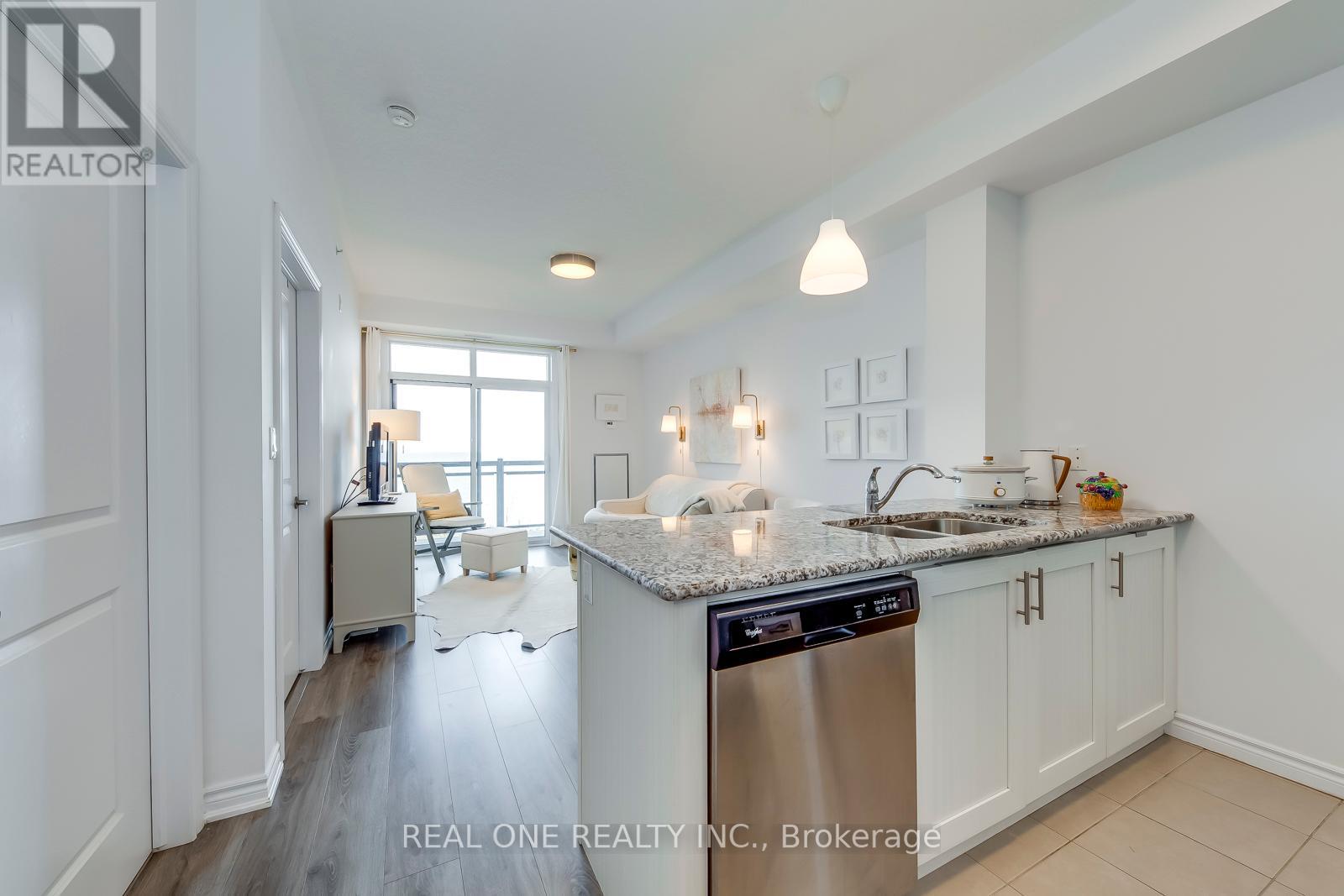 #328 -35 SOUTHSHORE CRES, #328