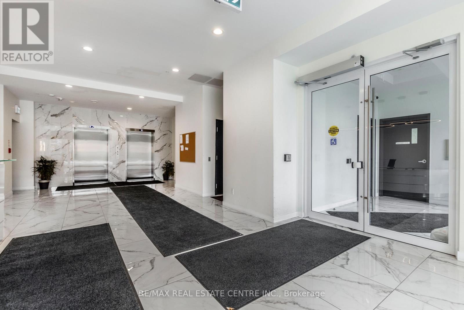 #708 -128 KING ST N, #708