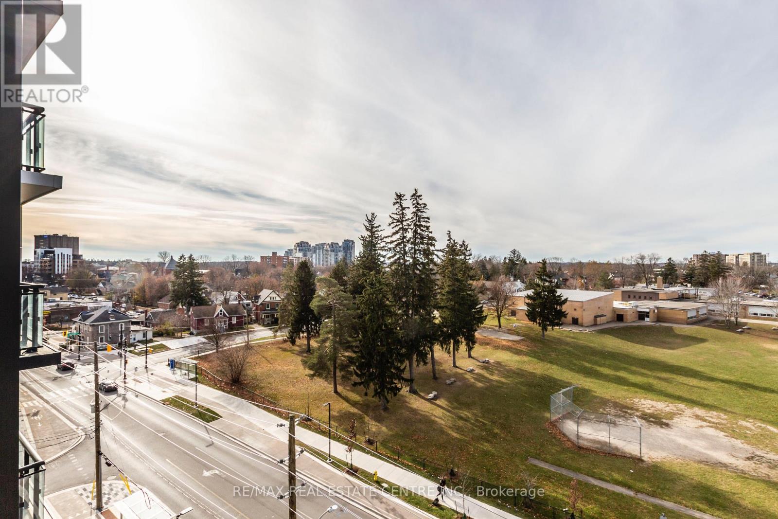 #708 -128 KING ST N, #708