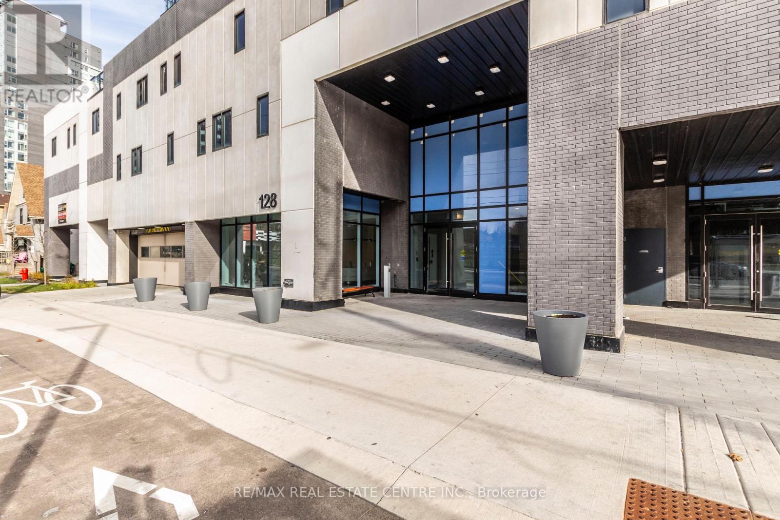 #708 -128 KING ST N, #708