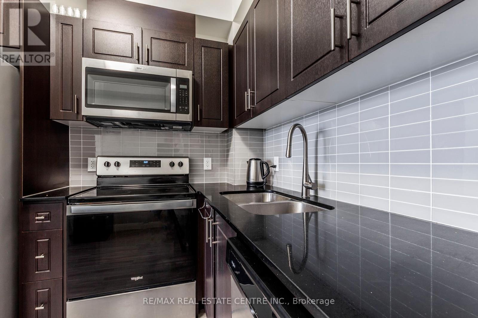 #708 -128 KING ST N, #708