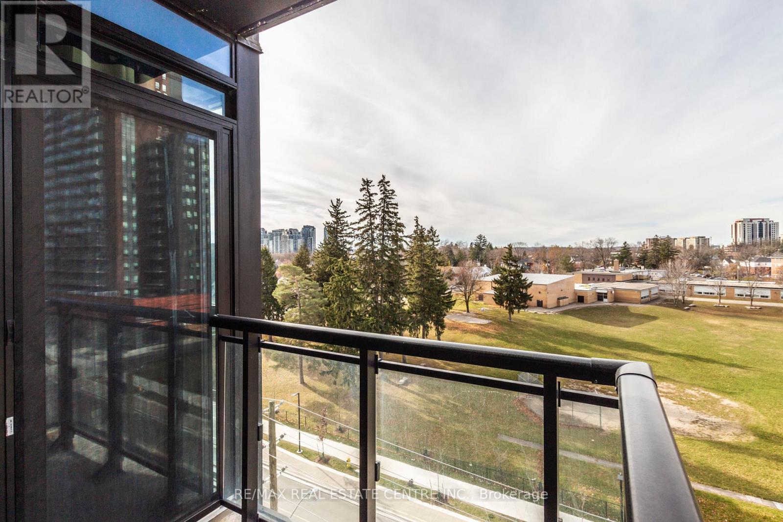 #708 -128 KING ST N, #708