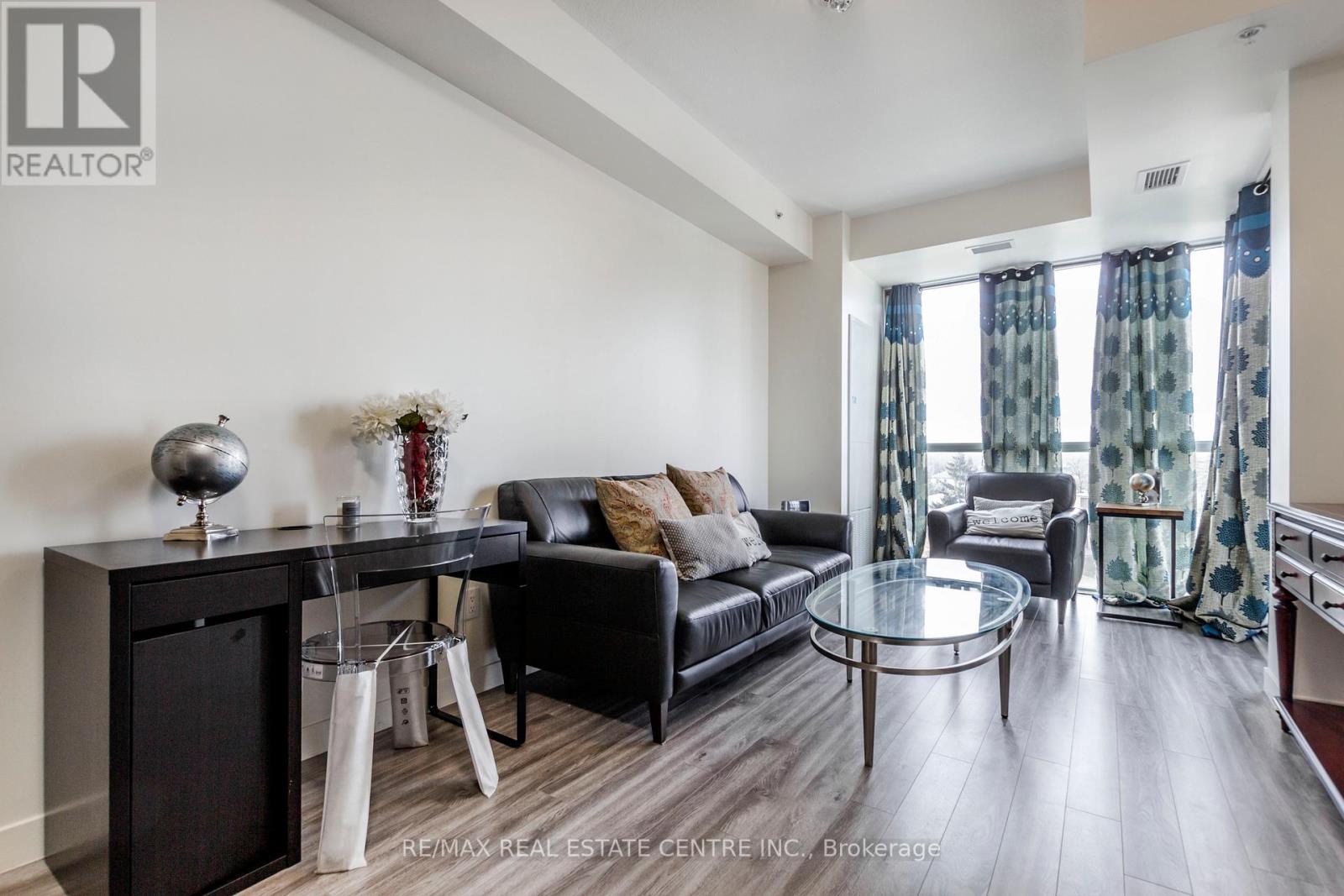 #708 -128 KING ST N, #708