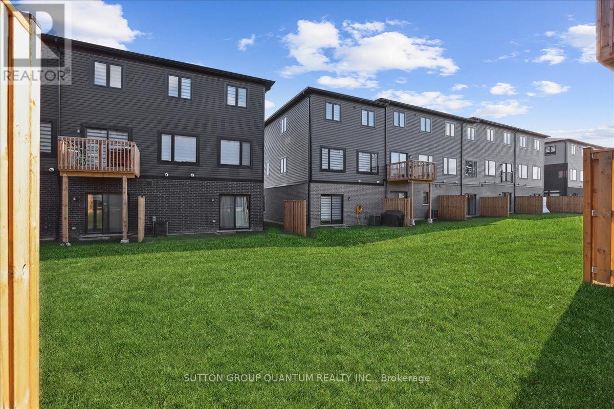 38 CAPSTONE LANE