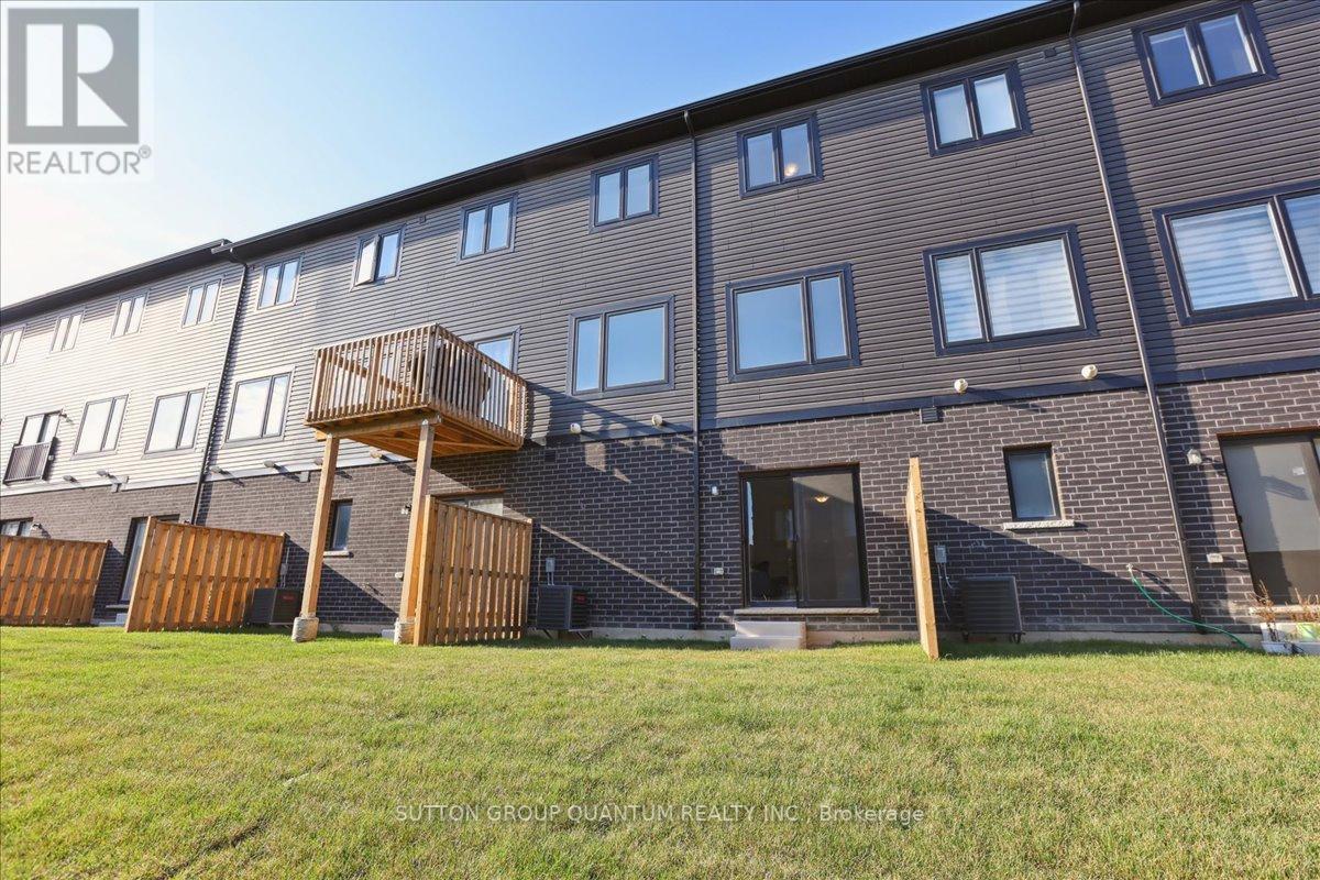38 CAPSTONE LANE