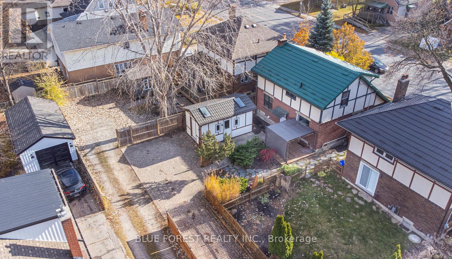 640 OXFORD ST E