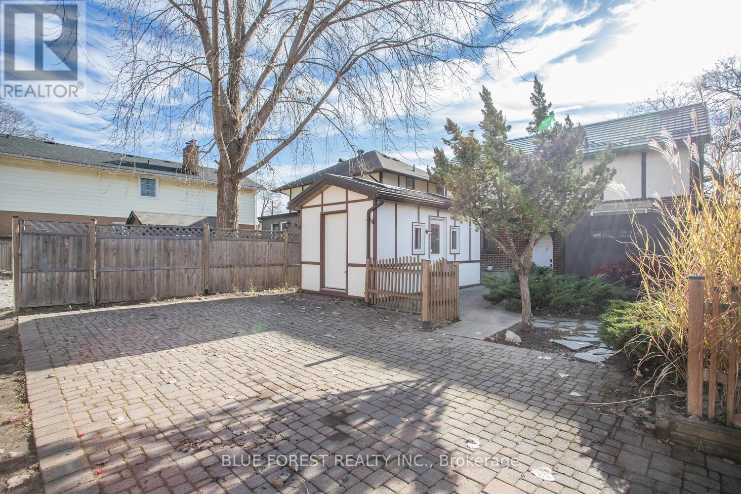 640 OXFORD ST E