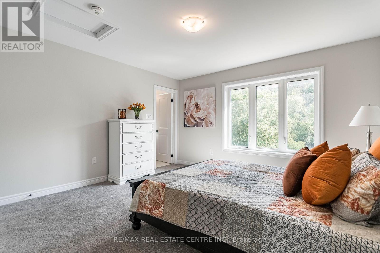 #48 -100 HOLLYWOOD CRT