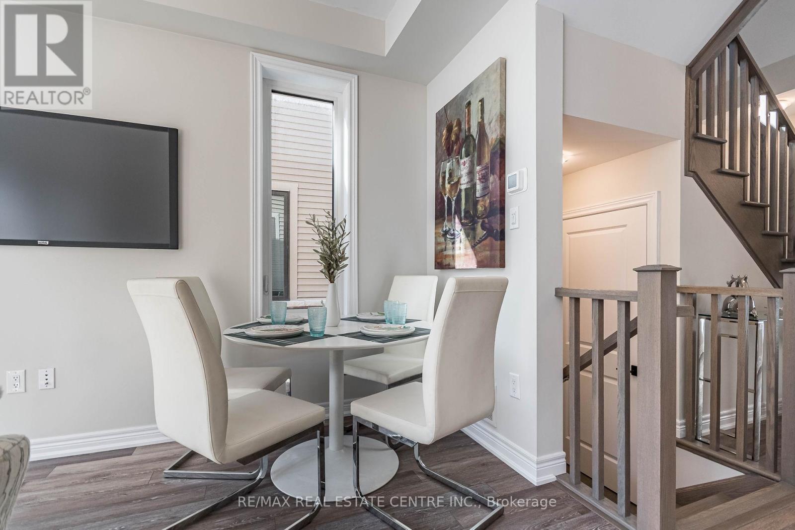 #48 -100 HOLLYWOOD CRT