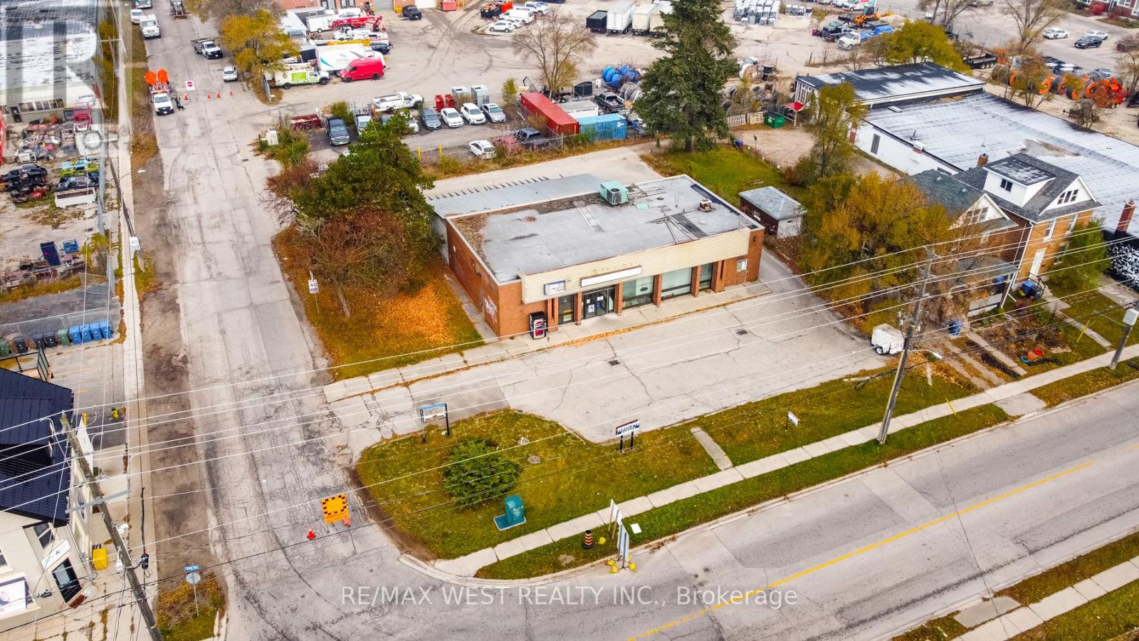 442 YORK RD