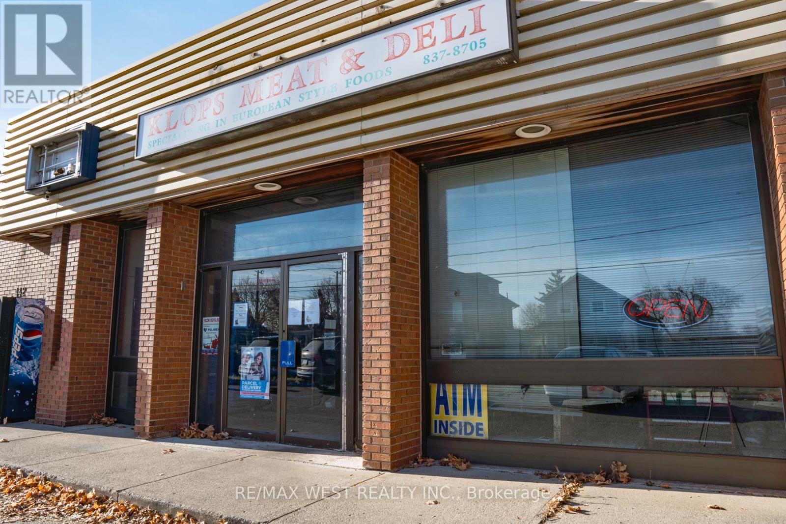 442 YORK RD