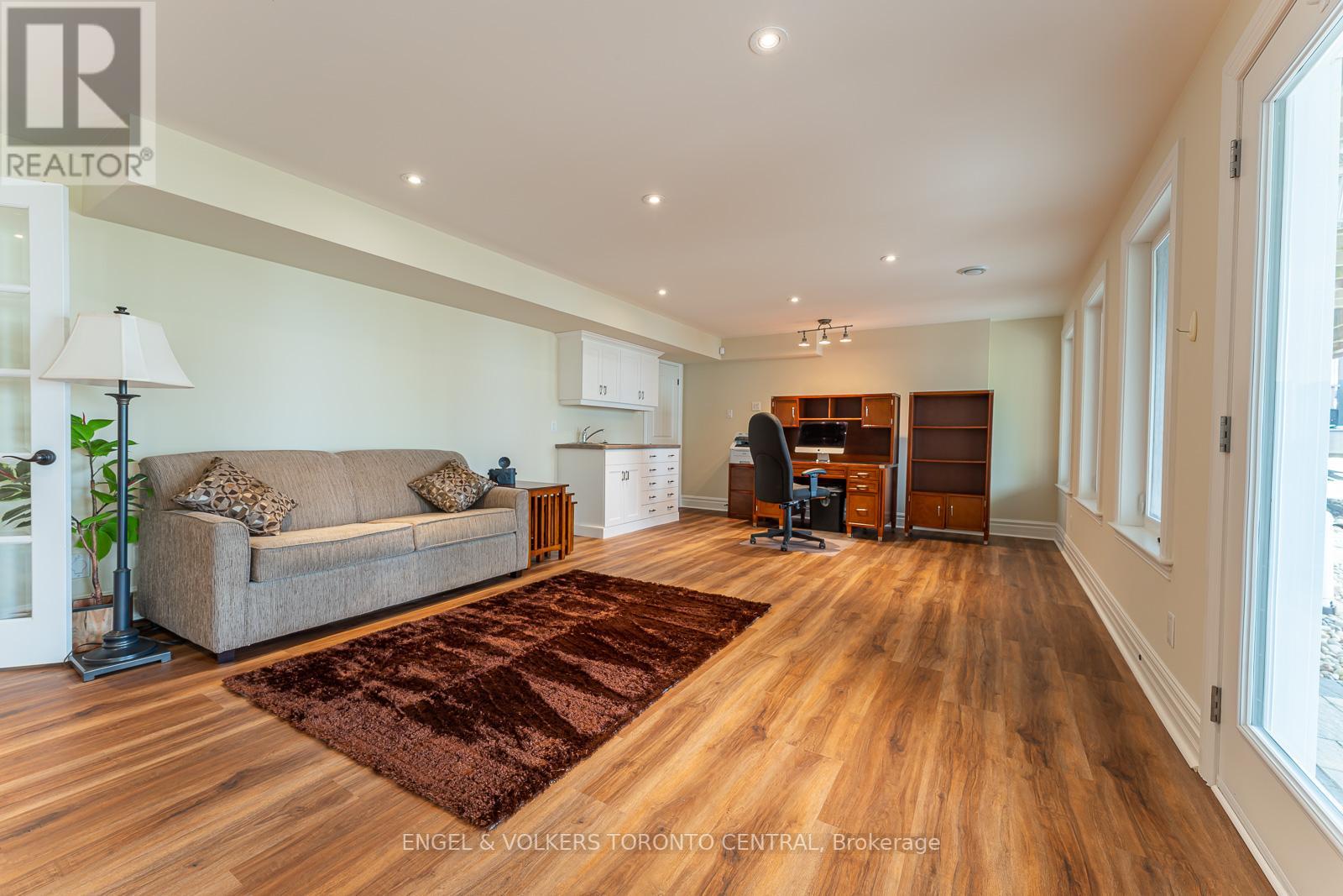 202 NAUTICAL LANE