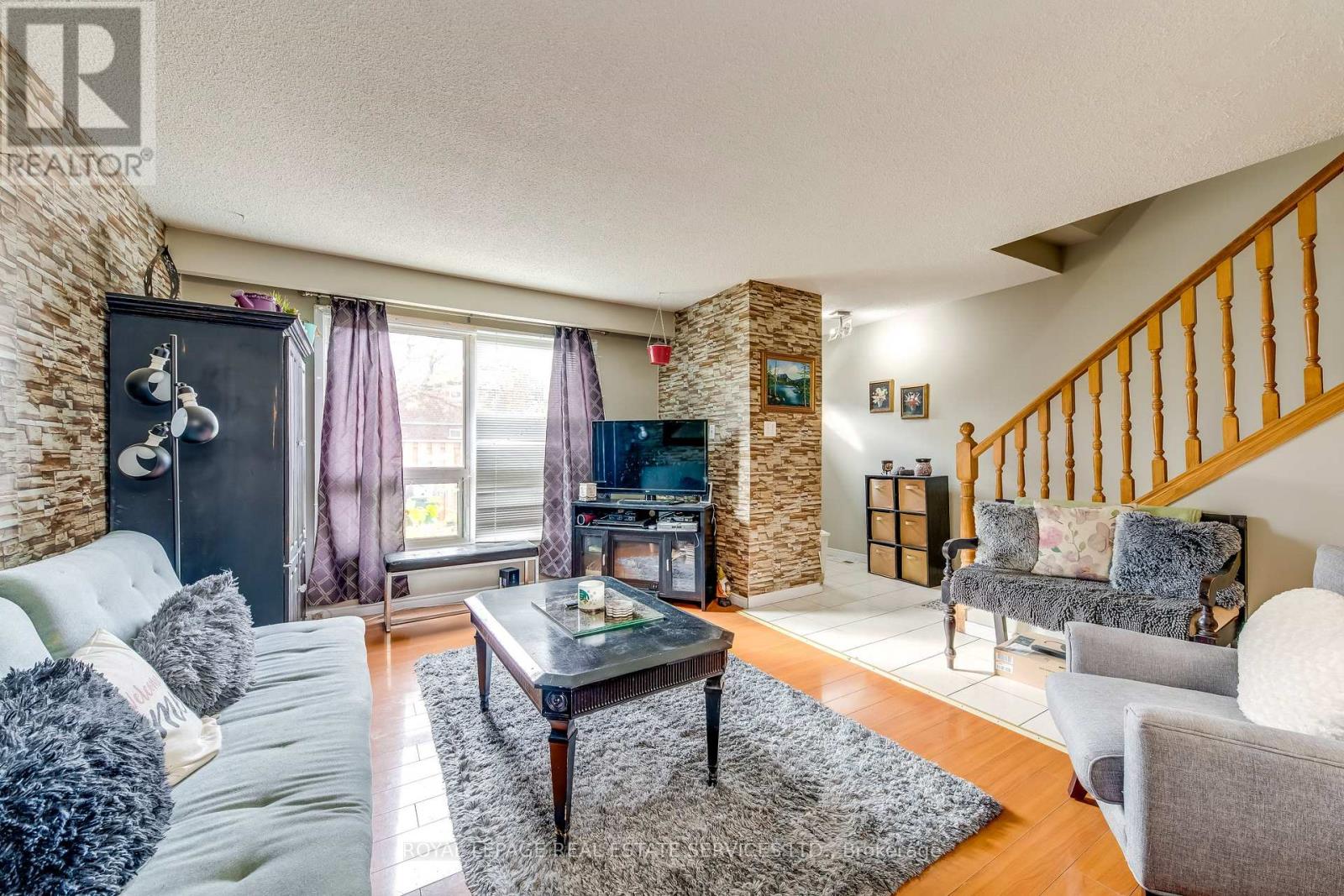 #22 -54 RIVERDALE DR, #22