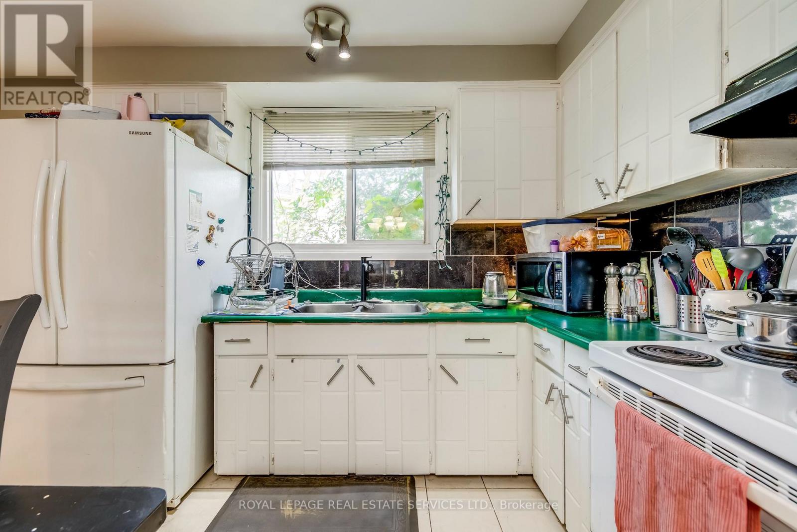 #22 -54 RIVERDALE DR, #22
