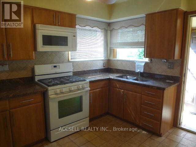 99 BARONS AVE N