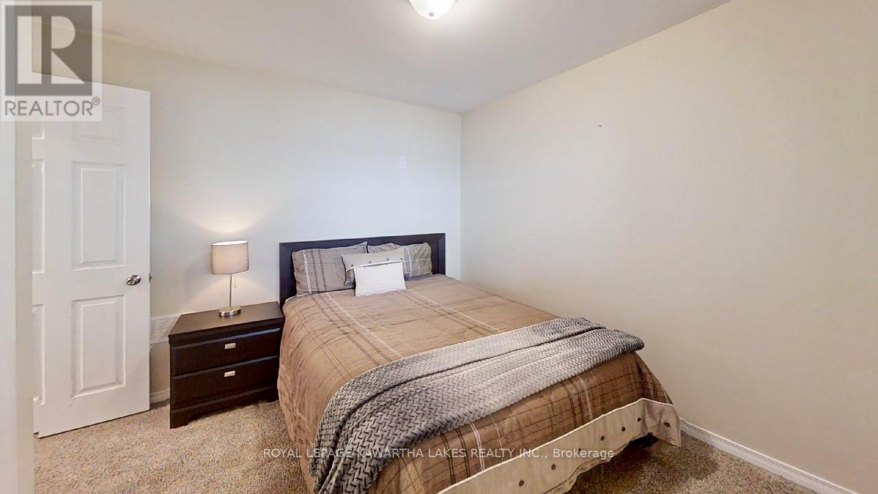 1425 KILLARNEY BAY RD