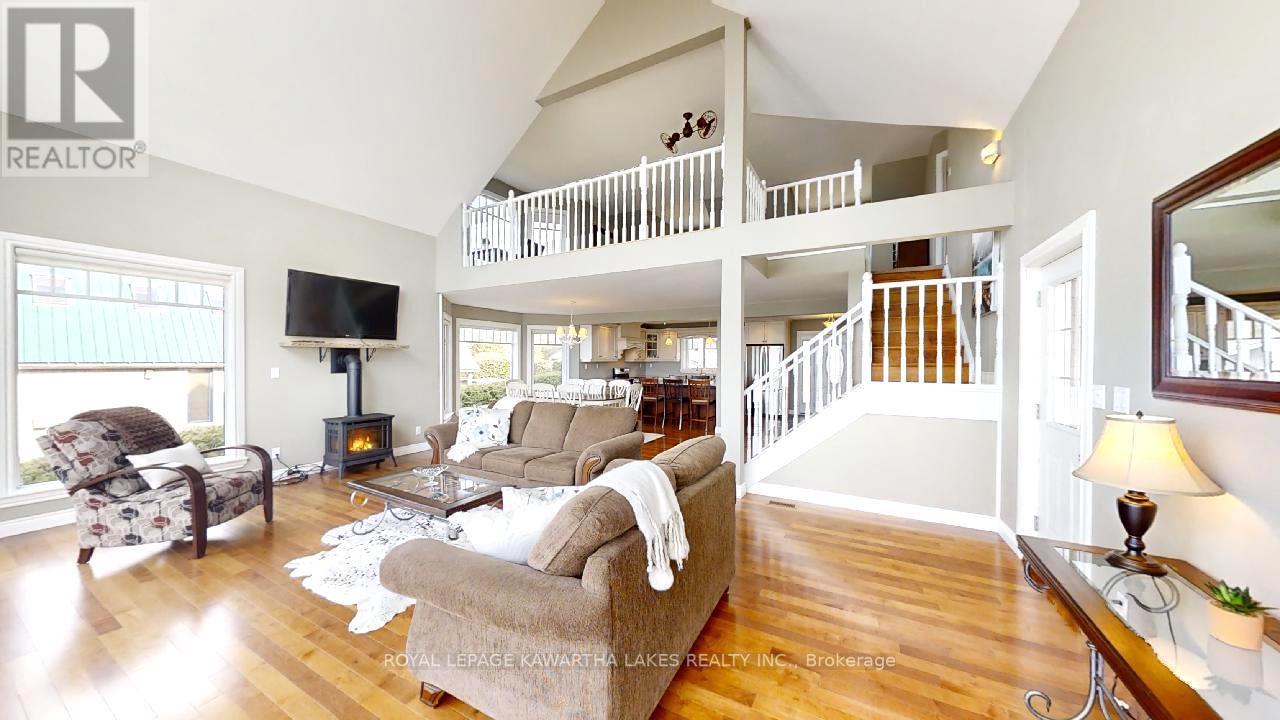 1425 KILLARNEY BAY RD