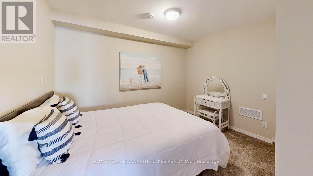 1425 KILLARNEY BAY RD