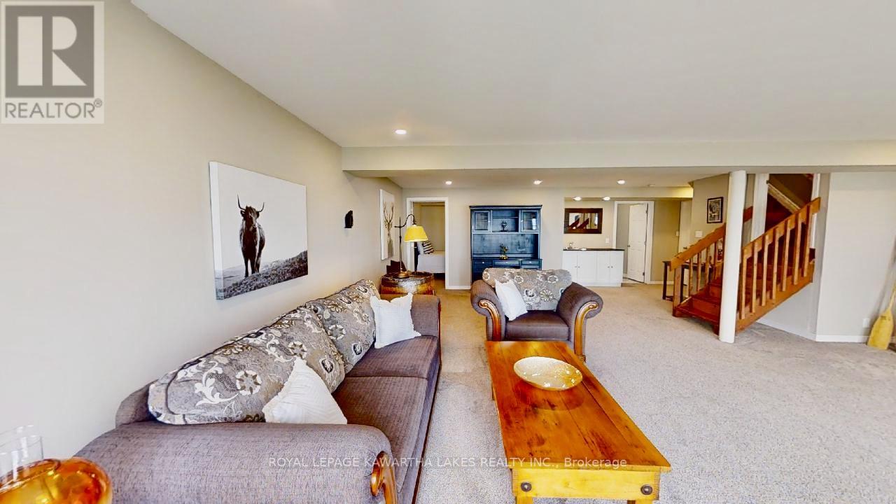 1425 KILLARNEY BAY RD