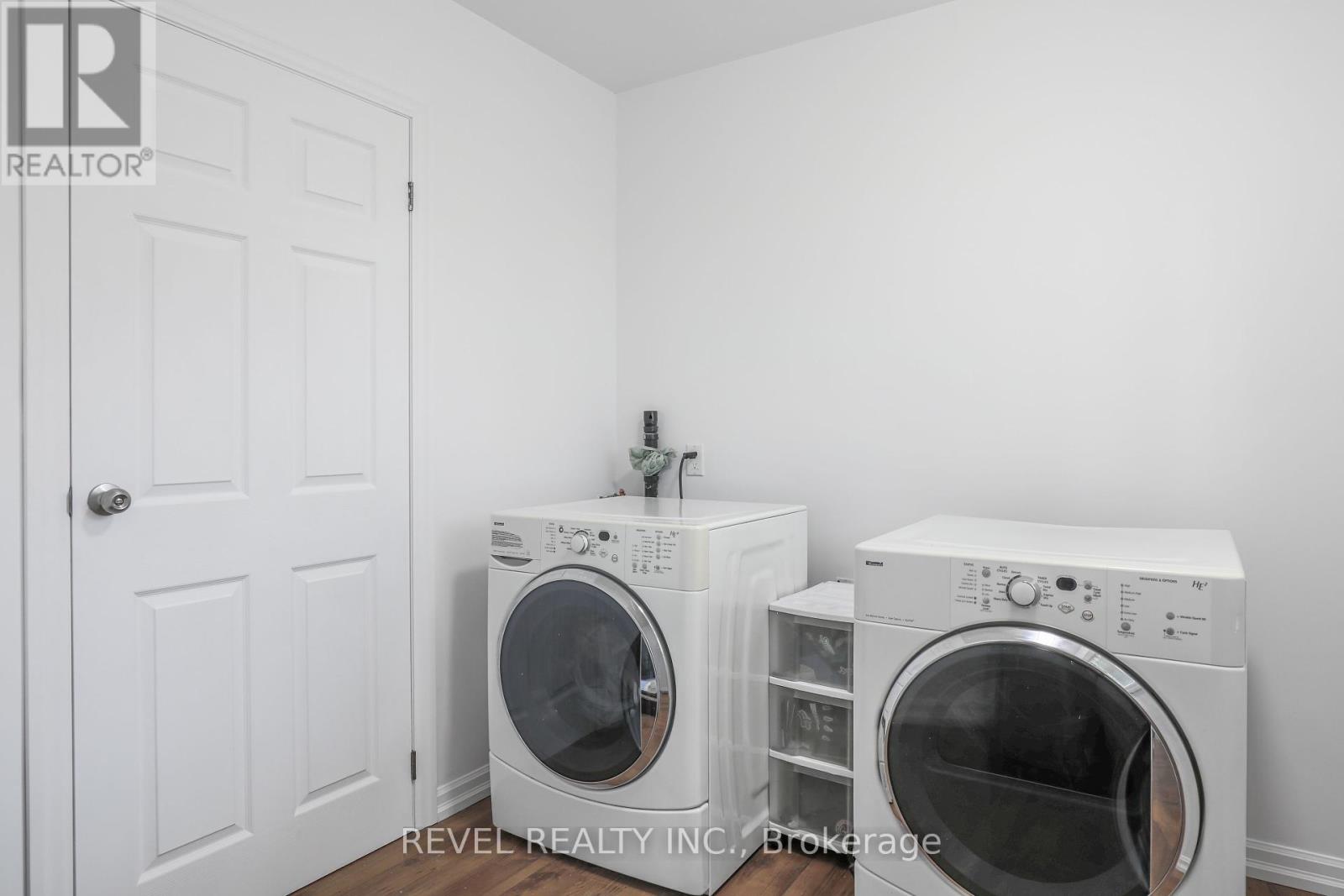 36 BIRCHCLIFF AVE