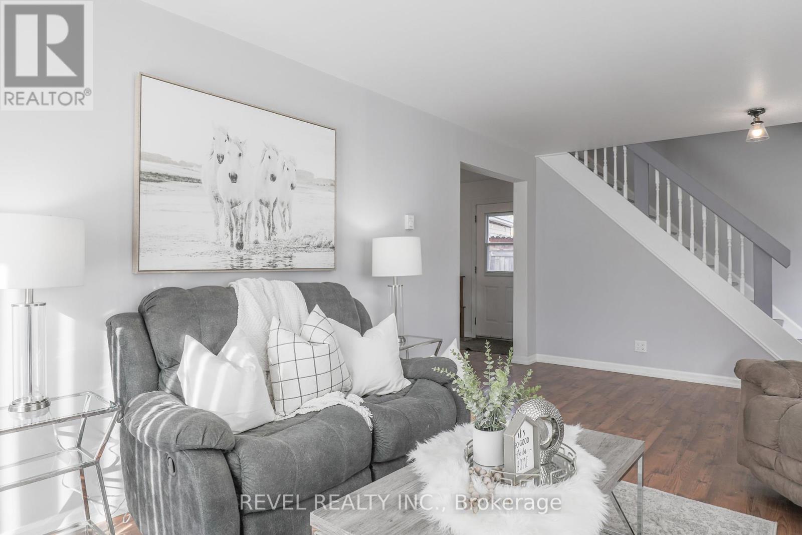 36 BIRCHCLIFF AVE