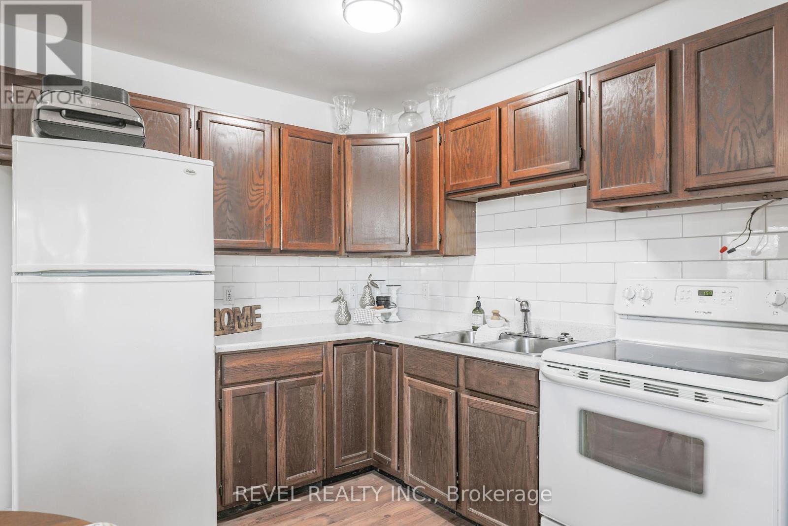 36 BIRCHCLIFF AVE