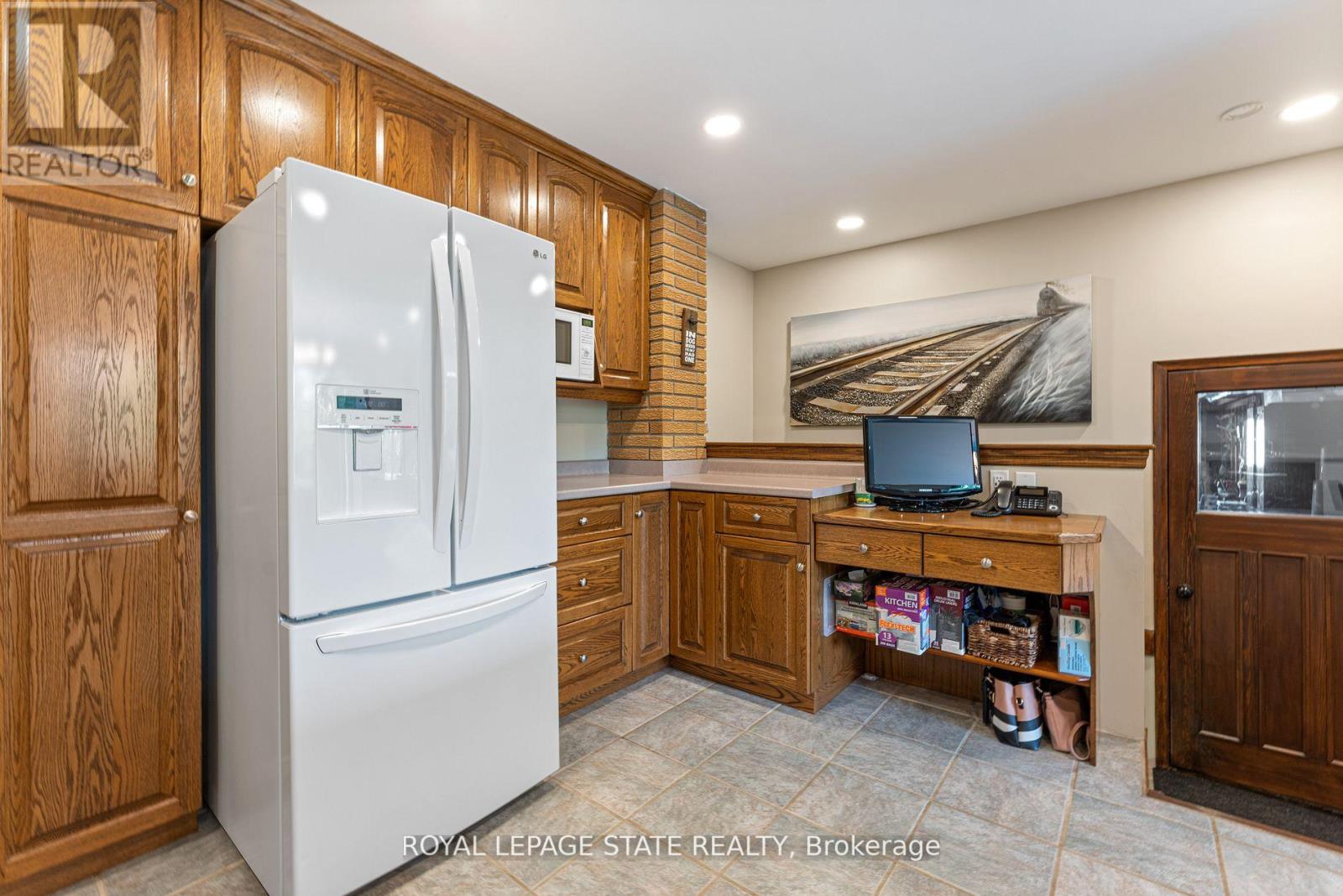 41 LECKIE AVE