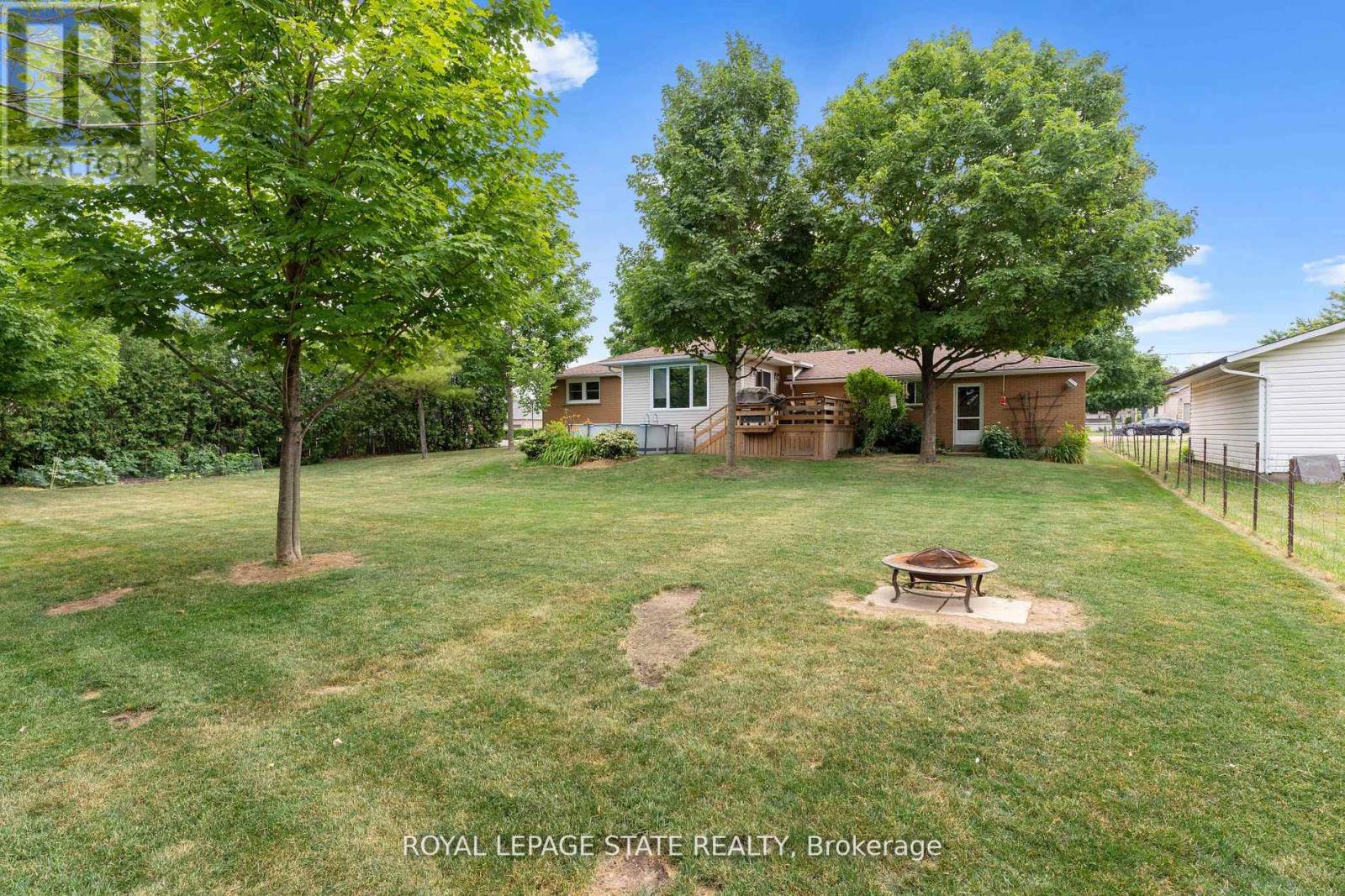 41 LECKIE AVE
