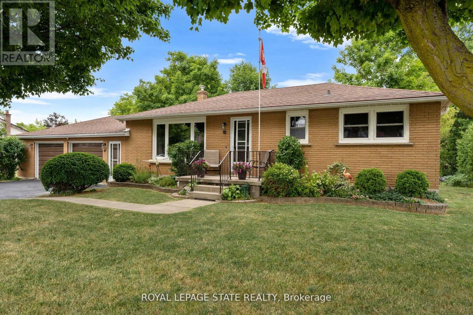 41 LECKIE AVE