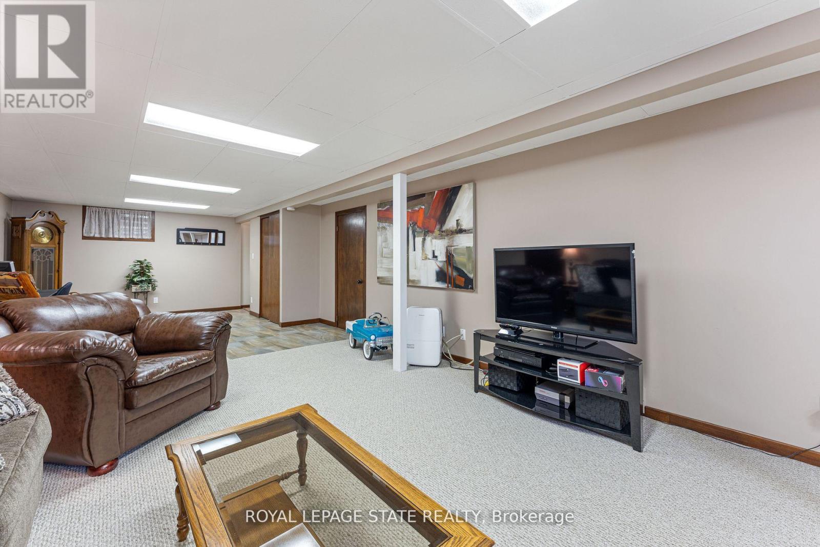 41 LECKIE AVE