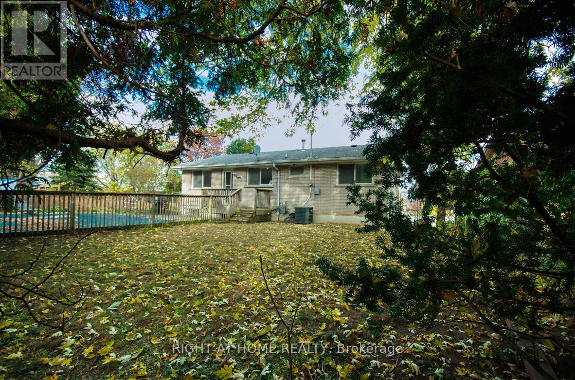 22 COLONIAL CRT