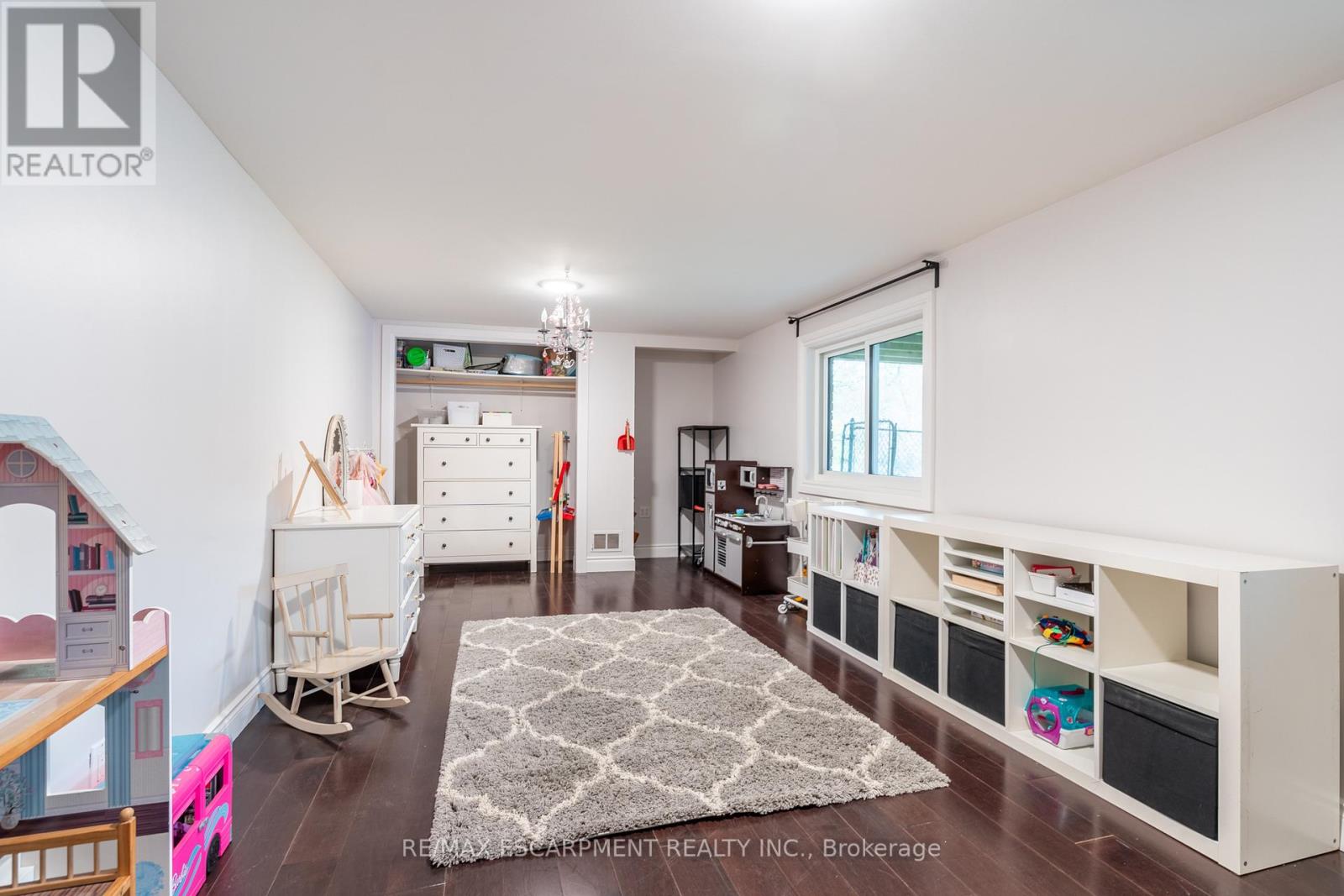 4 VALLEYDALE CRT