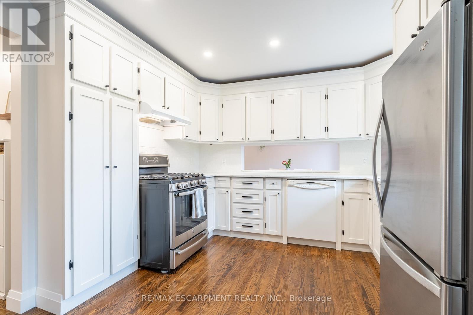 4 VALLEYDALE CRT