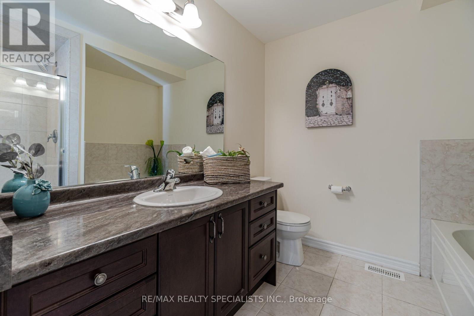 #1 -515 GARNER RD W, #1