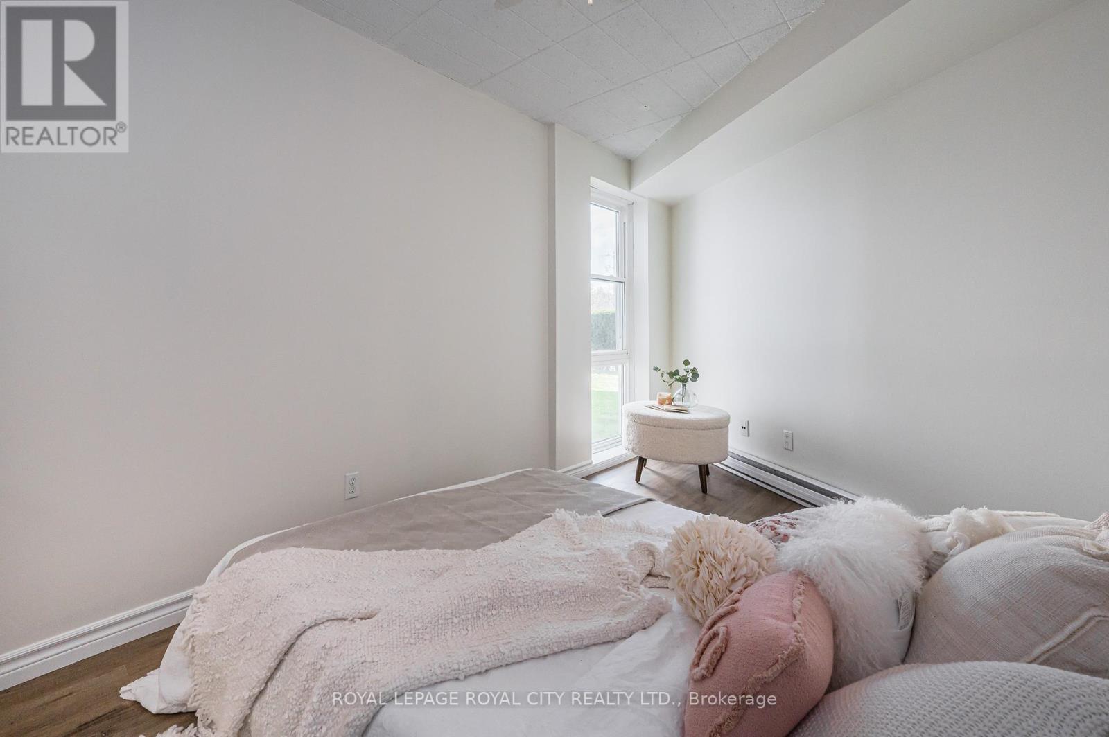 #103 -105 CONROY CRES, #103