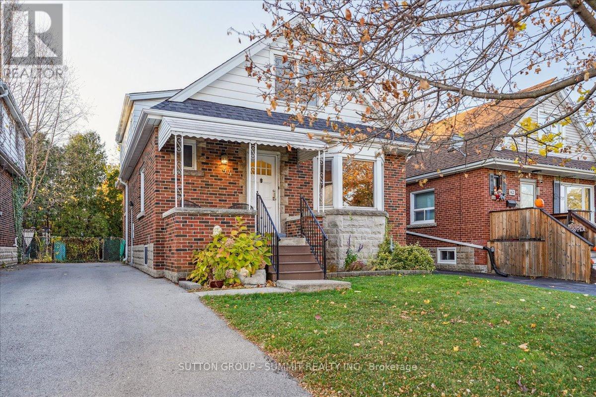 44 CROSTHWAITE AVE S