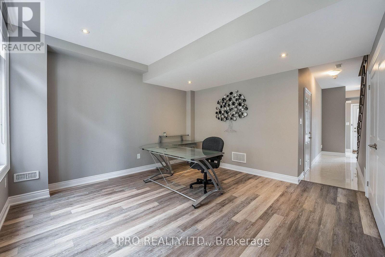 16 WATERVIEW LANE