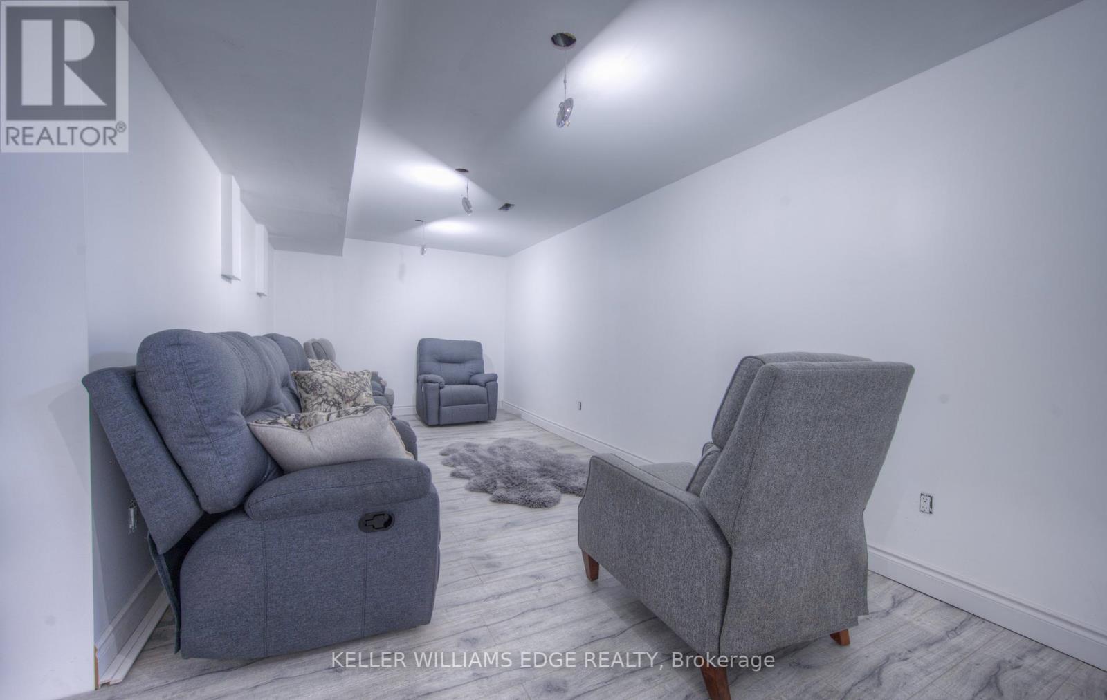 49 WALDIE CRES