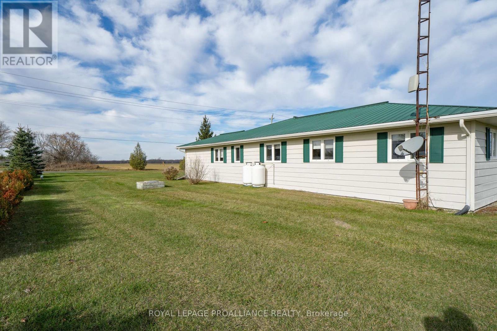 852 COUNTY ROAD 5
