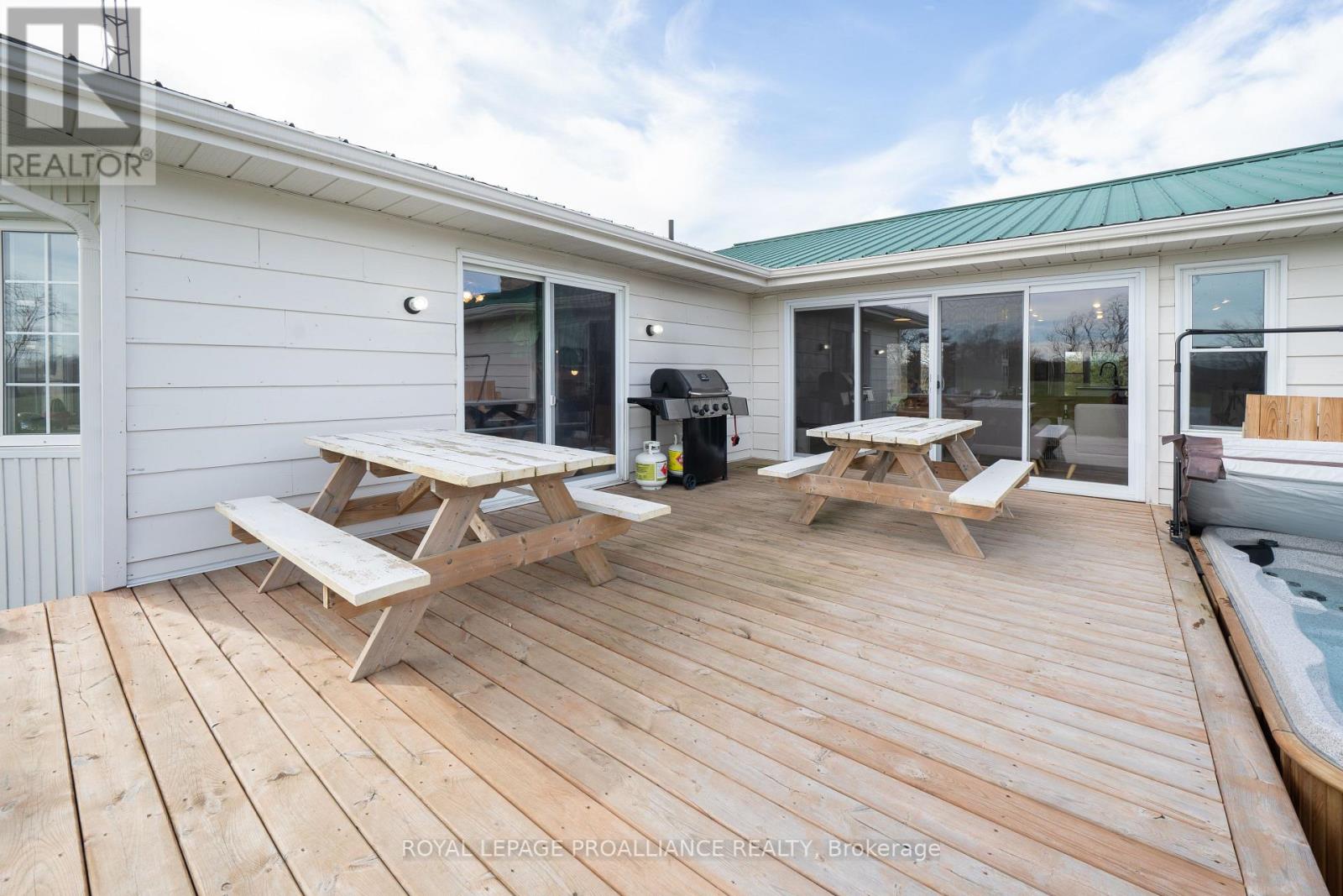 852 COUNTY ROAD 5